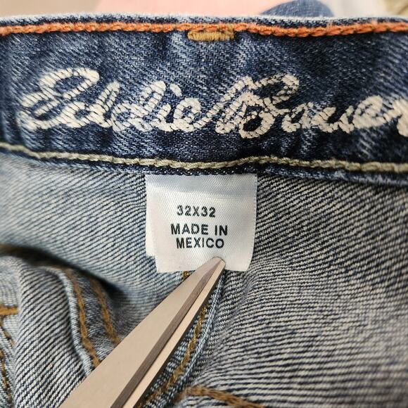 Eddie Bauer Relaxed Fit Straight Leg Jeans Size 32x32 Medium Wash Stretch - Picture 7 of 12